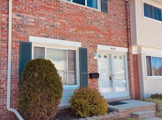 8080 Farnum Ct, Warren, MI 48093