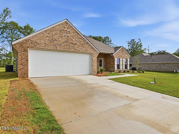 3rd image of 554 Patrick Farms Dr