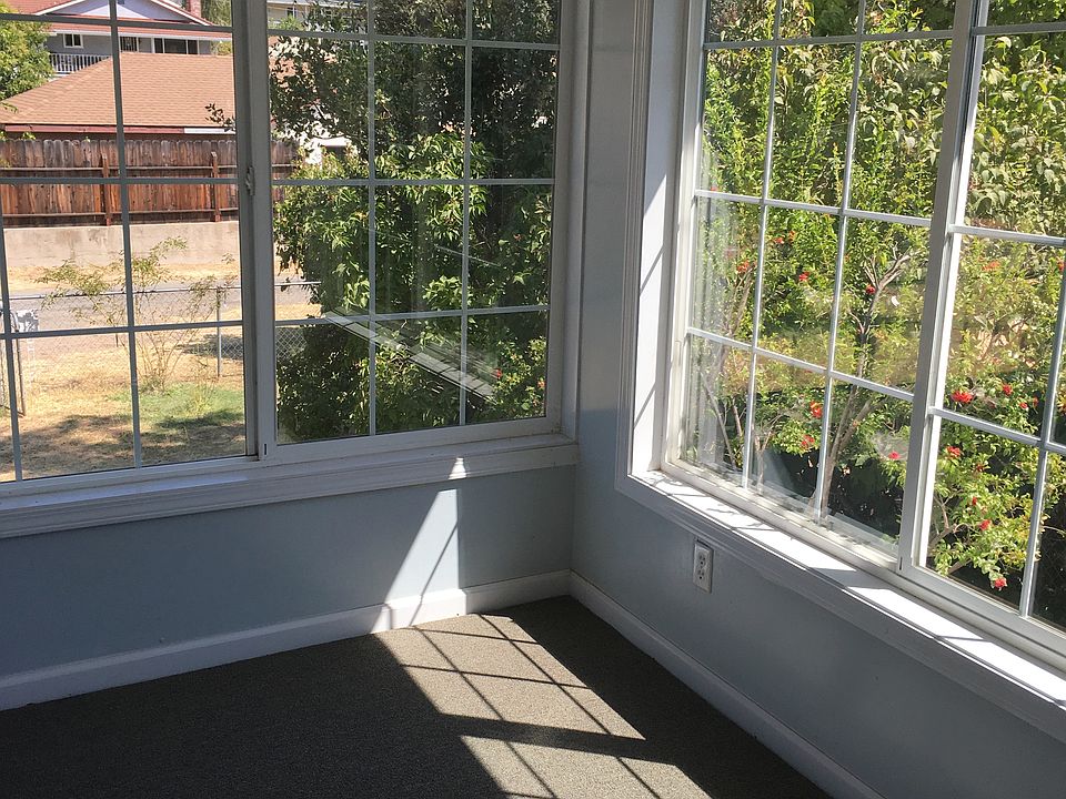 sun porch or storage area off the 2nd bedroom