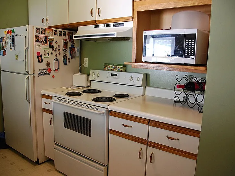 5811 N E St — Photo 10