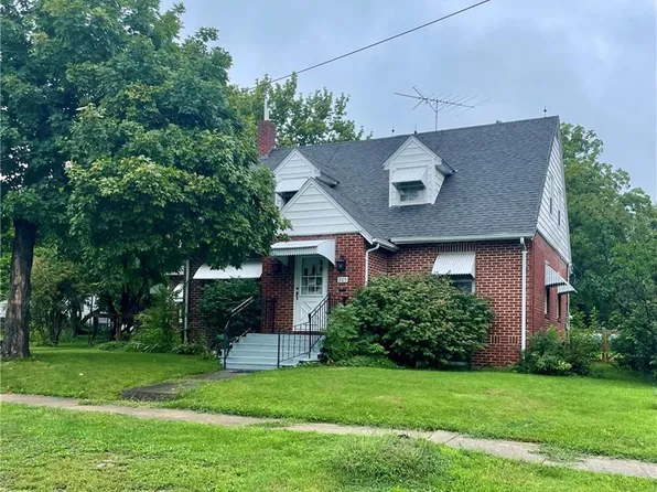 205 W Johnson St, Gallatin, MO 64640