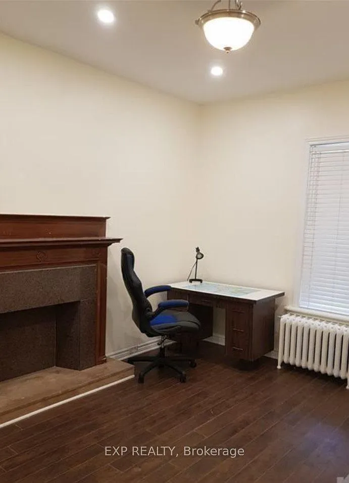 4 bed, $2,575 — Photo 2