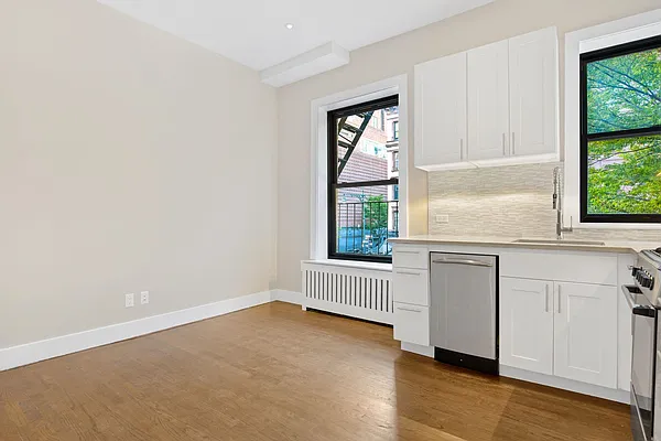 Rented by Cooper & Cooper Real Estate | media 17