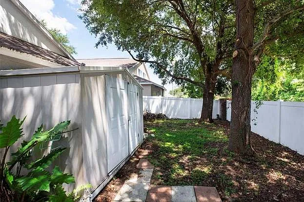 2162 Brandon Park Cir — Photo 14
