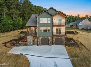 641 Berrywood Dr, Maryville, TN 37801