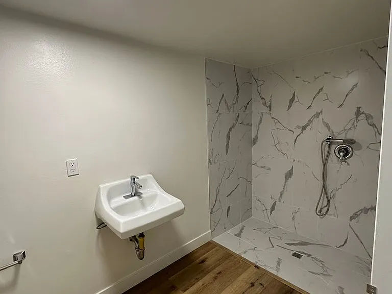 10914 S Main St #202 — Photo 17