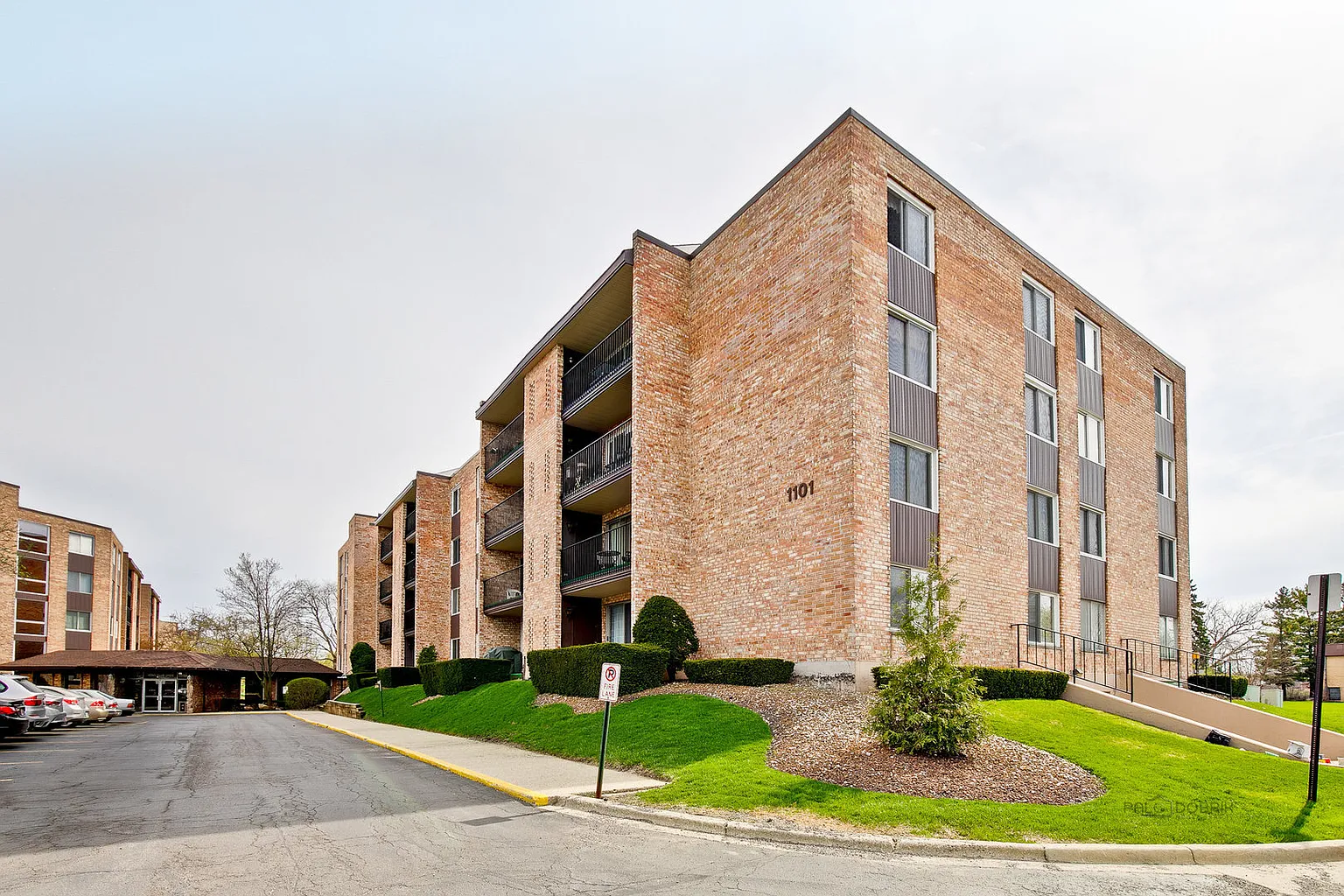 1101 S Hunt Club Dr APT 104 photo 1