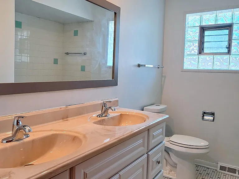 9037 N Joey Dr — Photo 11