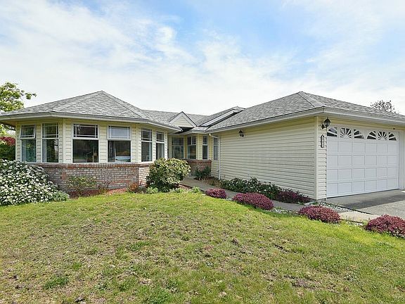 2nd image of 502 Eaglecrest Dr