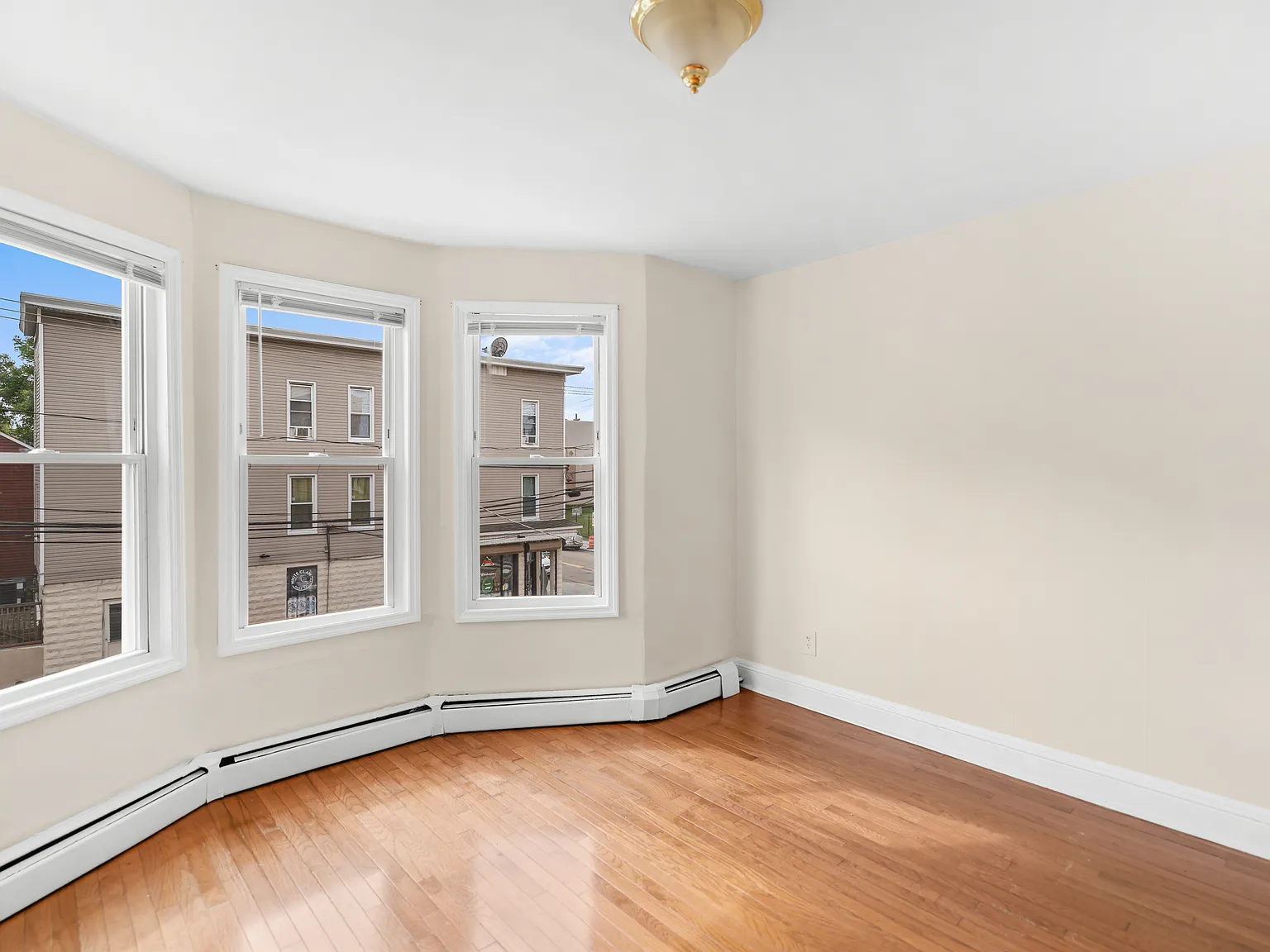 1 bed, 800 sqft, $1,895 — Photo 2