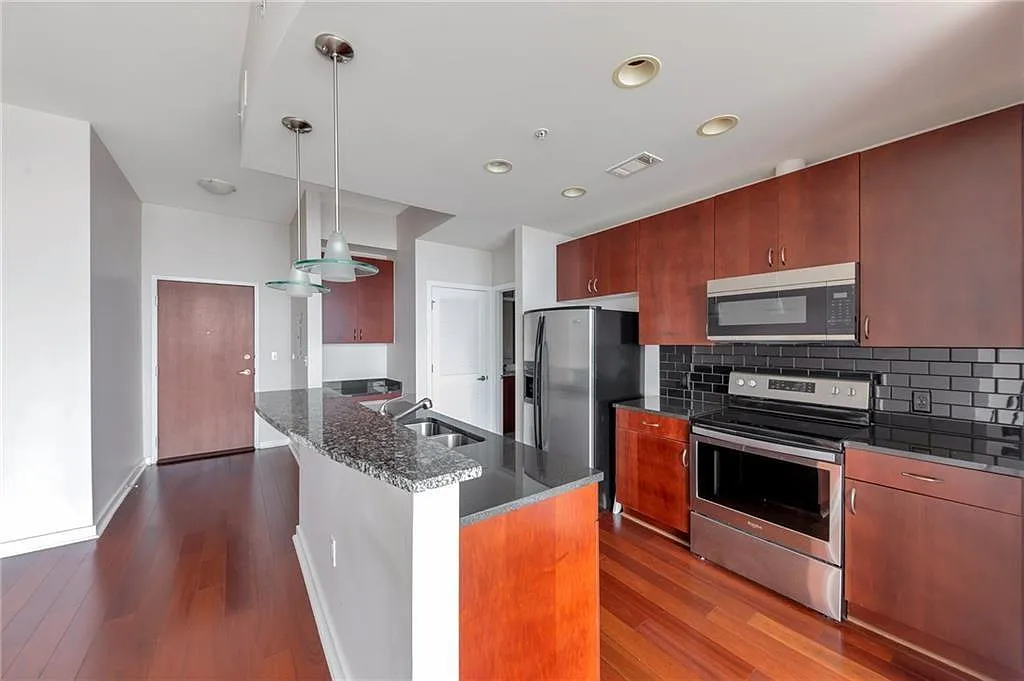 1 bed, 1.0 bath, 763 sqft, $2,520 — Photo 1