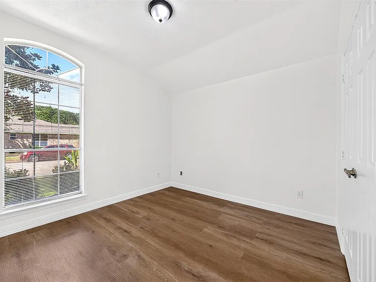 15307 Flemington Ave — Photo 30
