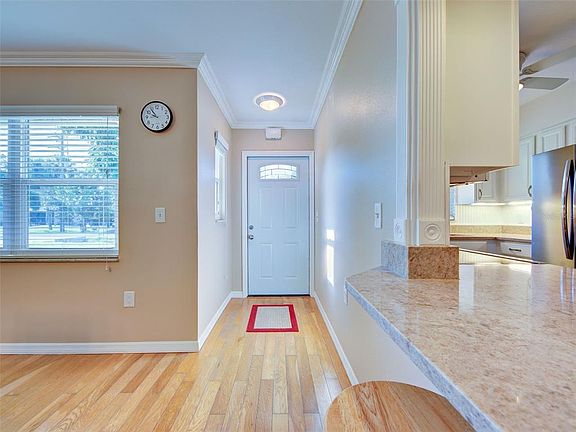 4th image of 836 STEWART STREET