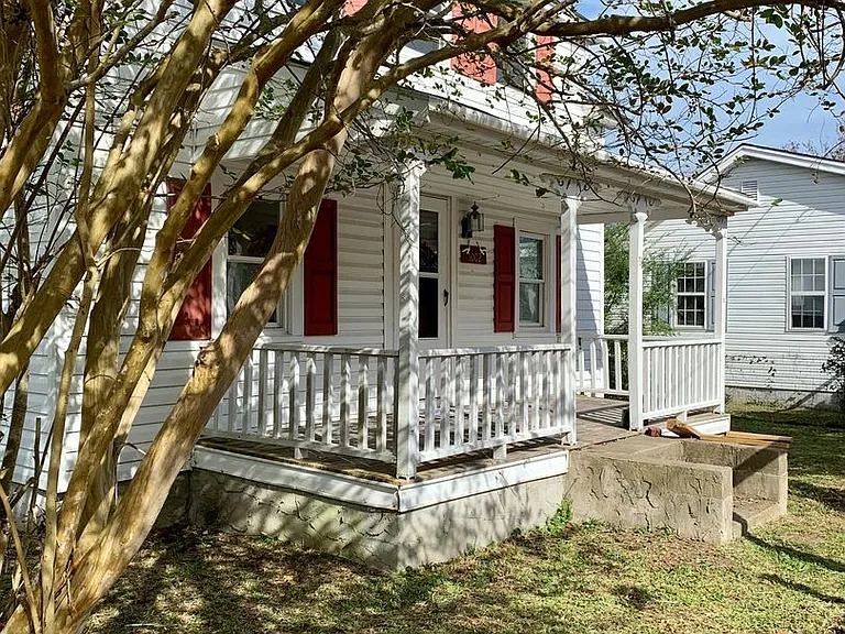 1002 Fisher St — Photo 11