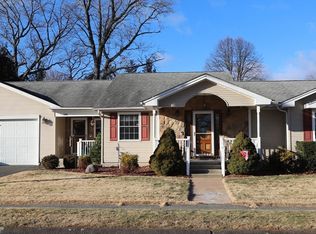 186 Bostwick Ln, Chicopee, MA 01020