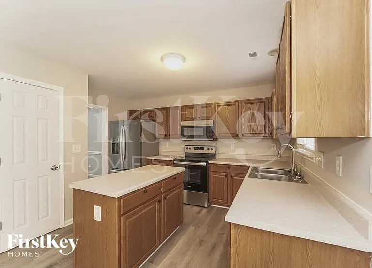 4615 Canipe Dr — Photo 7