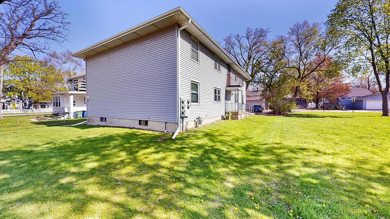 2 bed, 900 sqft, $1,025 — Photo 1