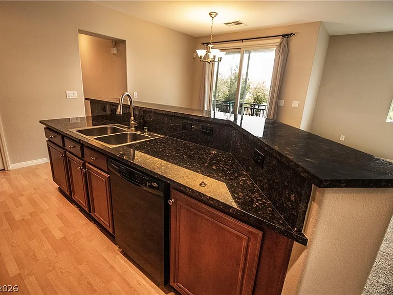 9124 Alpine Grove Ave #101 — Photo 5