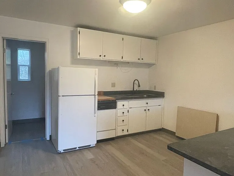 1024 SE Latah St #18 — Photo 4