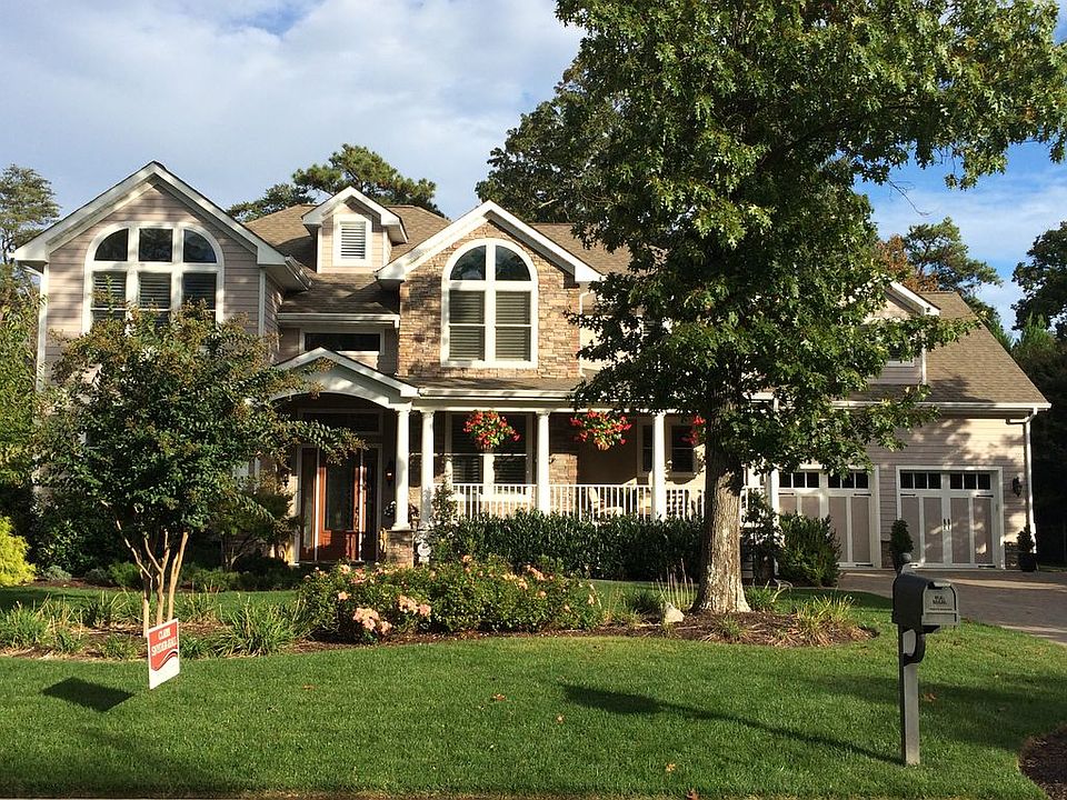 1st image of 42 Eleanor Lee Ln E