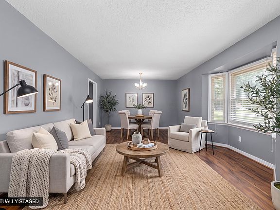 5th image of 304 Maple St