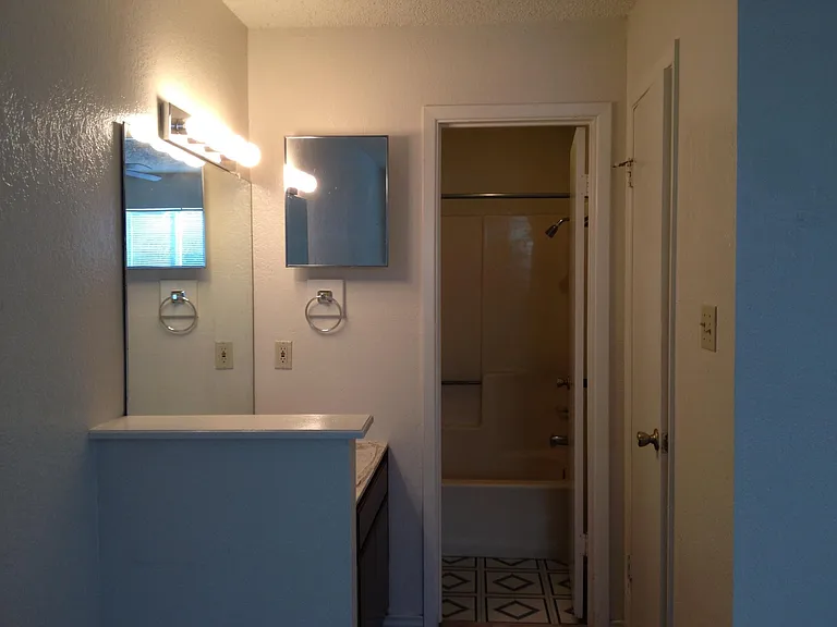 232 Craddock Ave — Photo 5