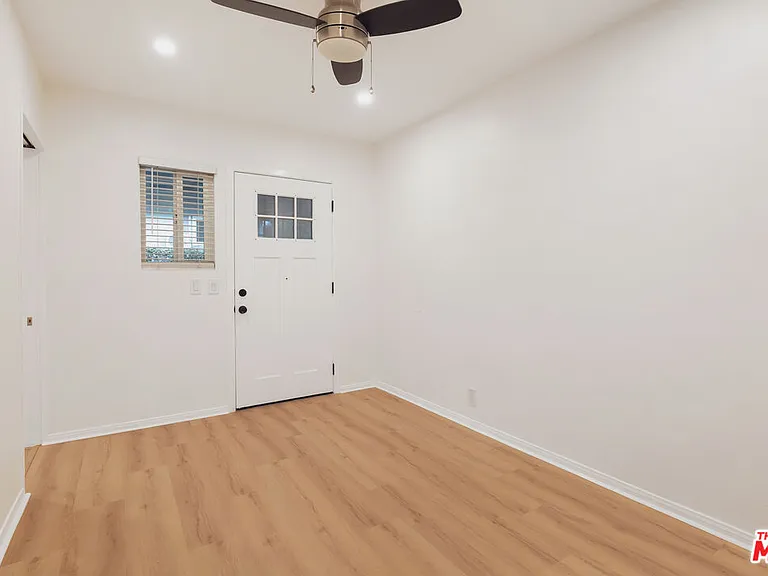 806 Navy St — Photo 18