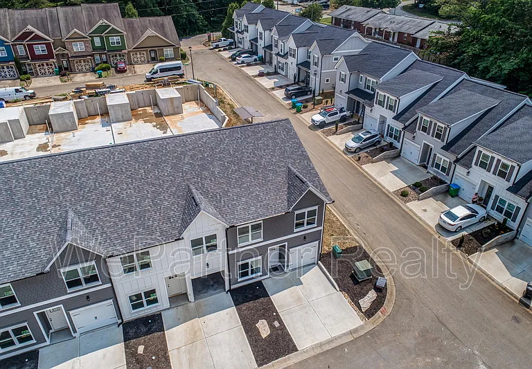 31 Sandstone Dr — Photo 14