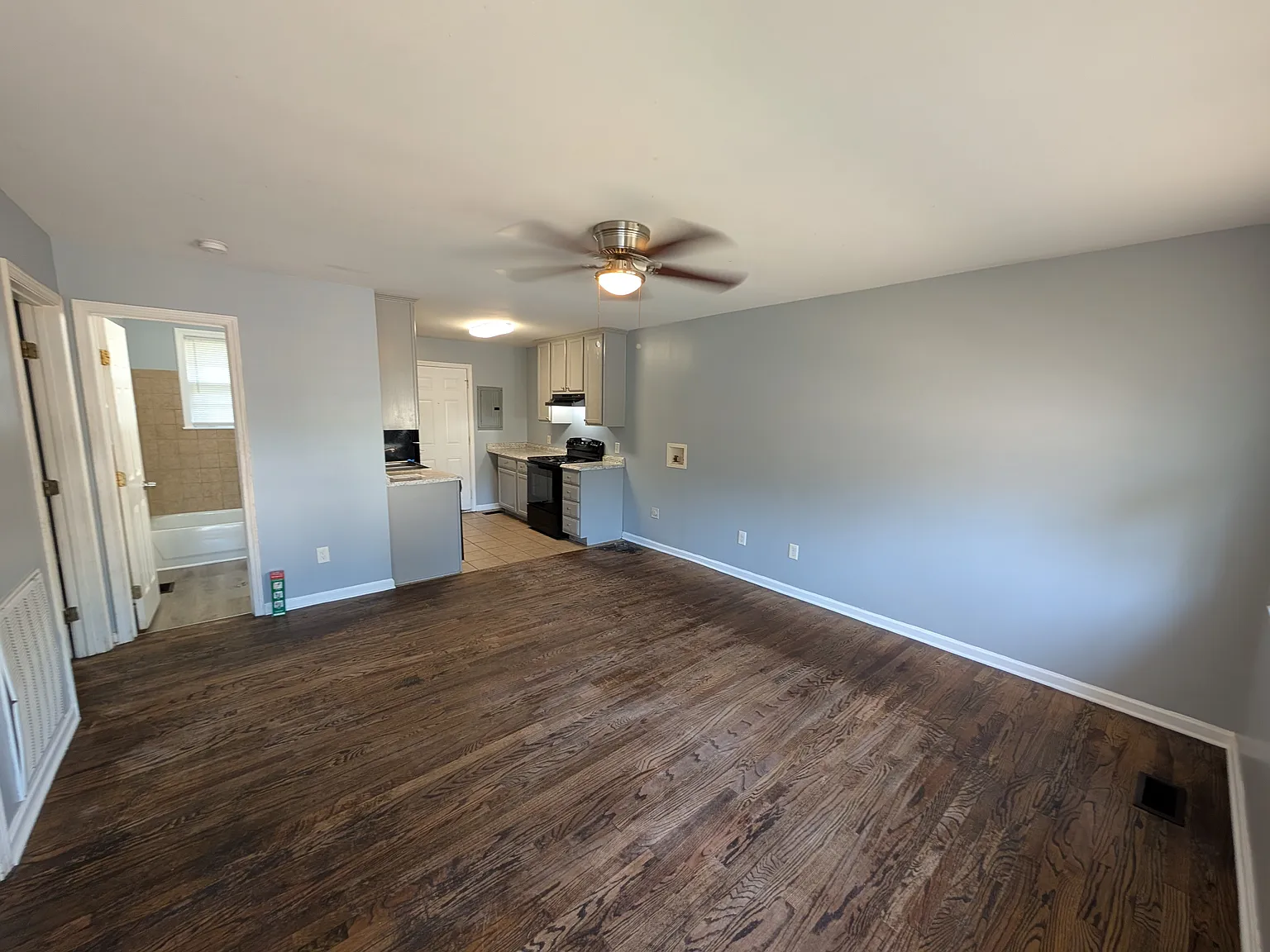2 bed, 600 sqft, $1,450 — Photo 2