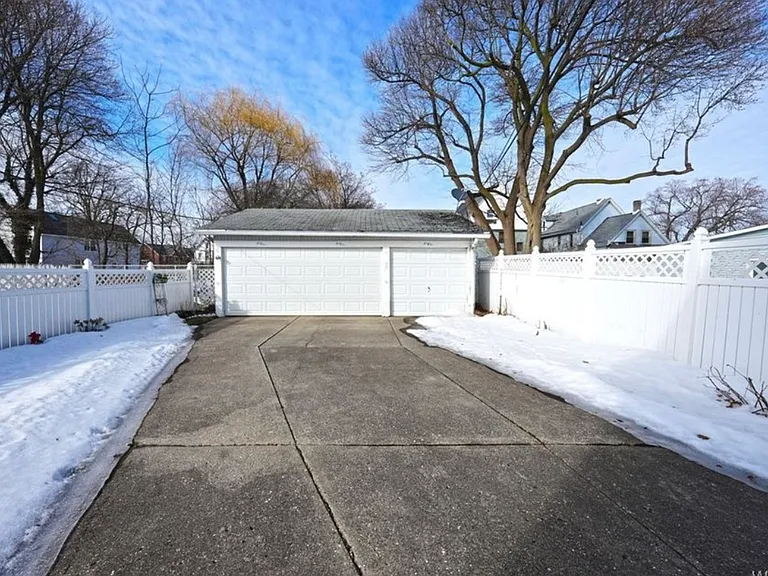 Edna Pl — Photo 2