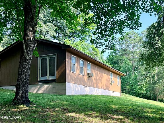 4th image of 445 Deer Trail Cir