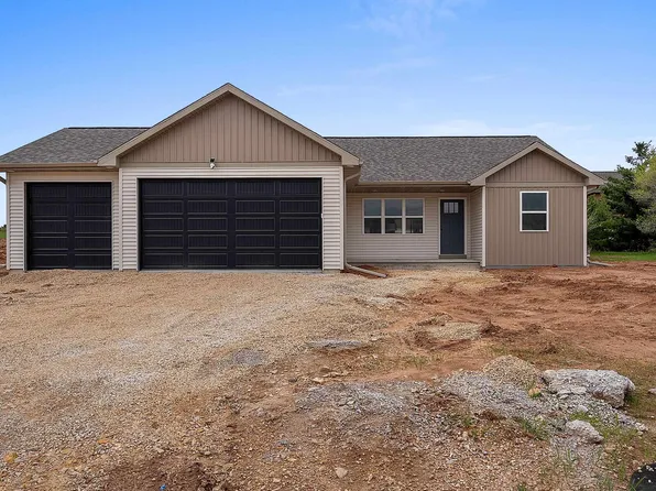 1900 Southland Ln, New London, WI 54961