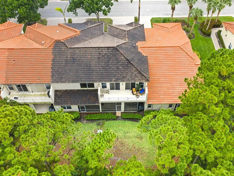 9224 Wentworth Ln — Photo 16