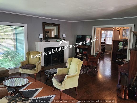 5th image of 1021 Stewart Ave