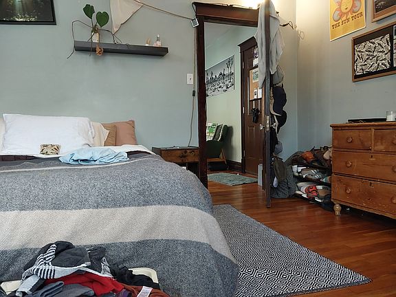 5th image of 2116 Geyer Ave #A