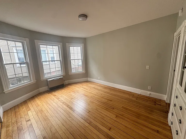 53 Nichols St #1 — Photo 2
