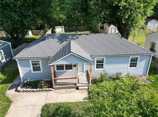 1604 Honeysuckle Rd, Sedalia, MO 65301