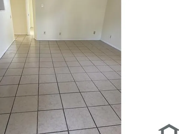 1040 Bert Rd APT 5, Jacksonville, FL 32211