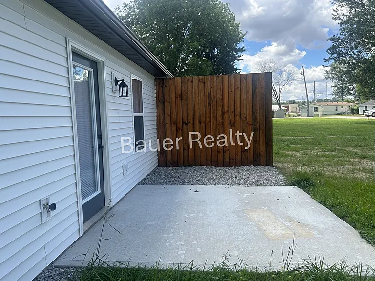 47 Grove Ave — Photo 30