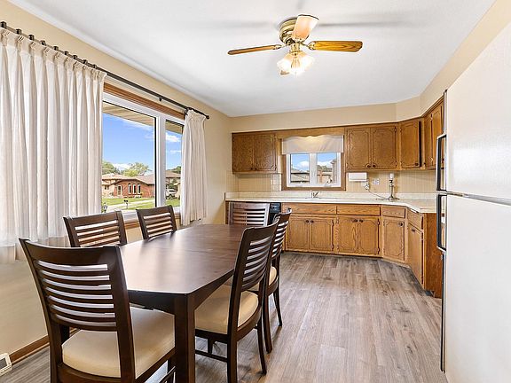 5th image of 10548 S 82nd Ct
