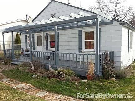 Front
						:
						This is early Spring, so it looks rougher.