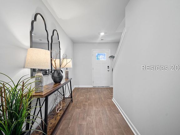 4th image of 731 Sanctum St