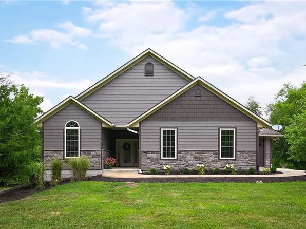 1404 E 183rd St, Belton, MO 64012