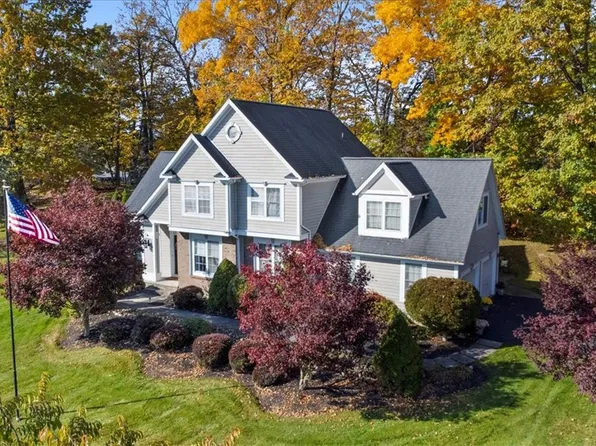 33 Boulder Creek Dr, Rush, NY 14543