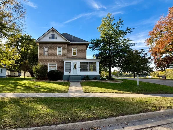 102 Park Ave, Prophetstown, IL 61277