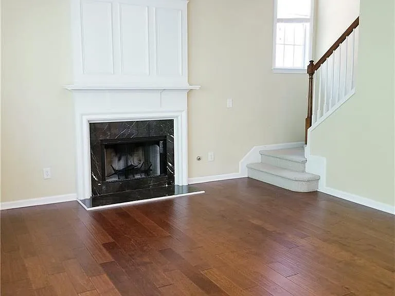 3363 Stoneham Dr — Photo 5