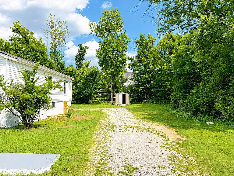 1908 Jenkins Rd — Photo 18
