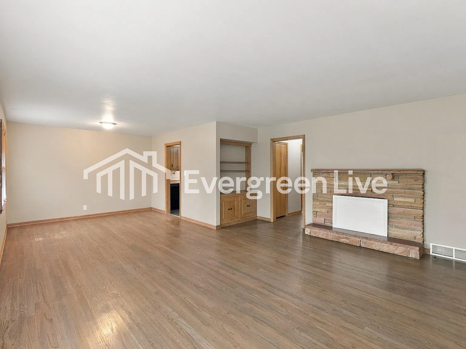 3 bed, 2.0 bath, 1754 sqft, $1,795 — Photo 2
