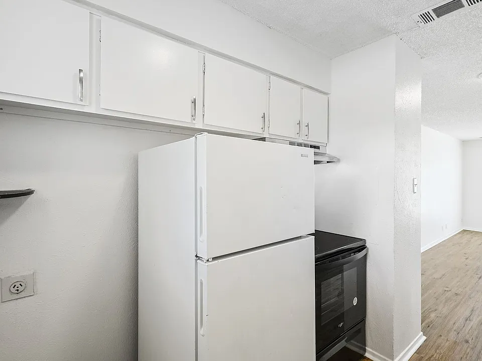 2637 W Randol Mill Rd