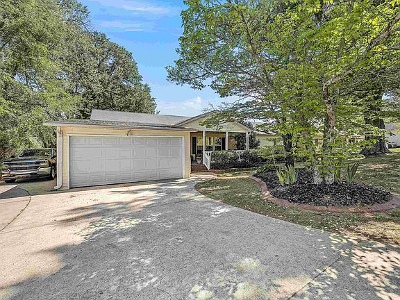 2nd image of 107 Lakeview Dr